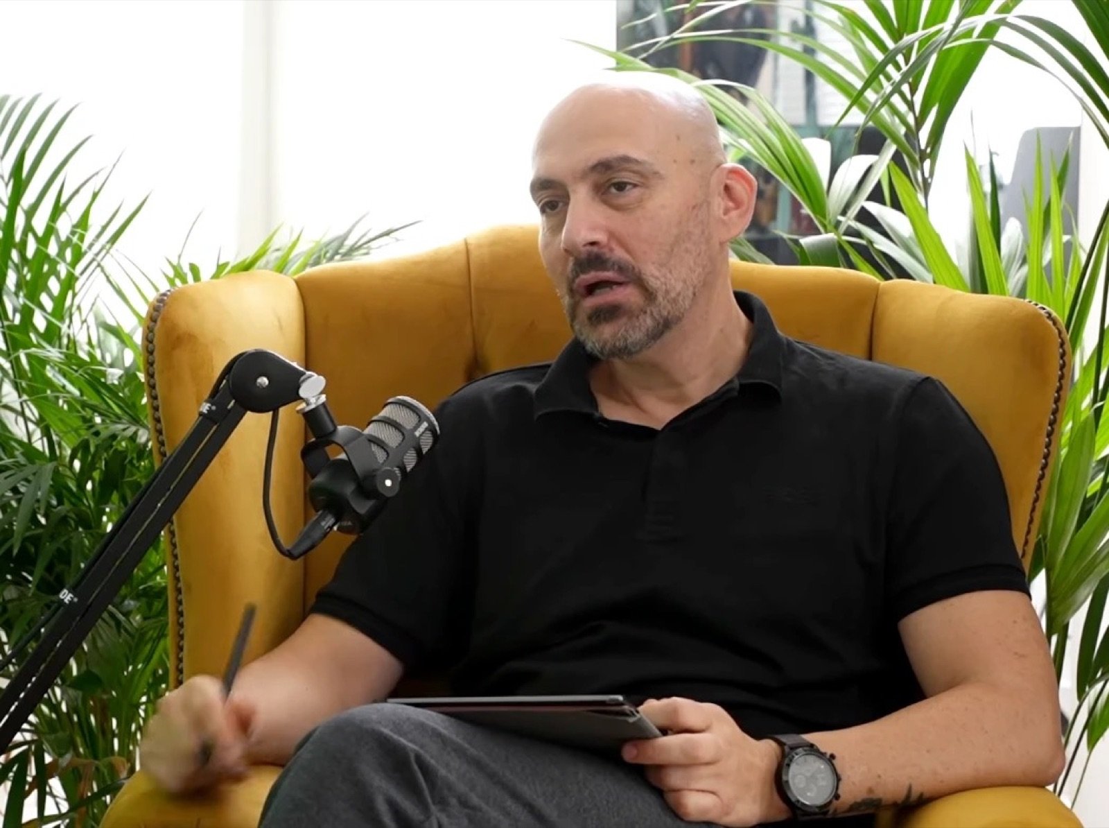 Dragoș Ioniță în studio